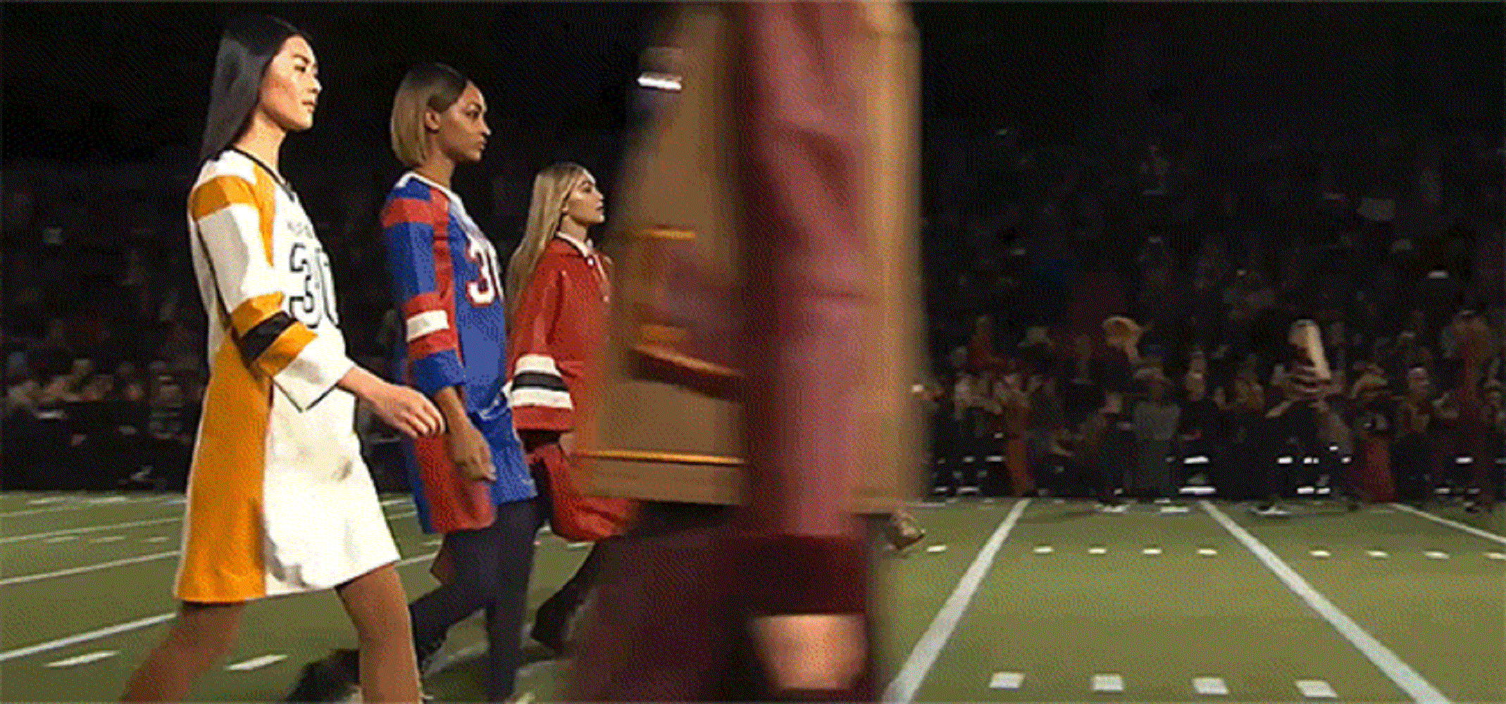 1-tommy-hilfiger (1).gif