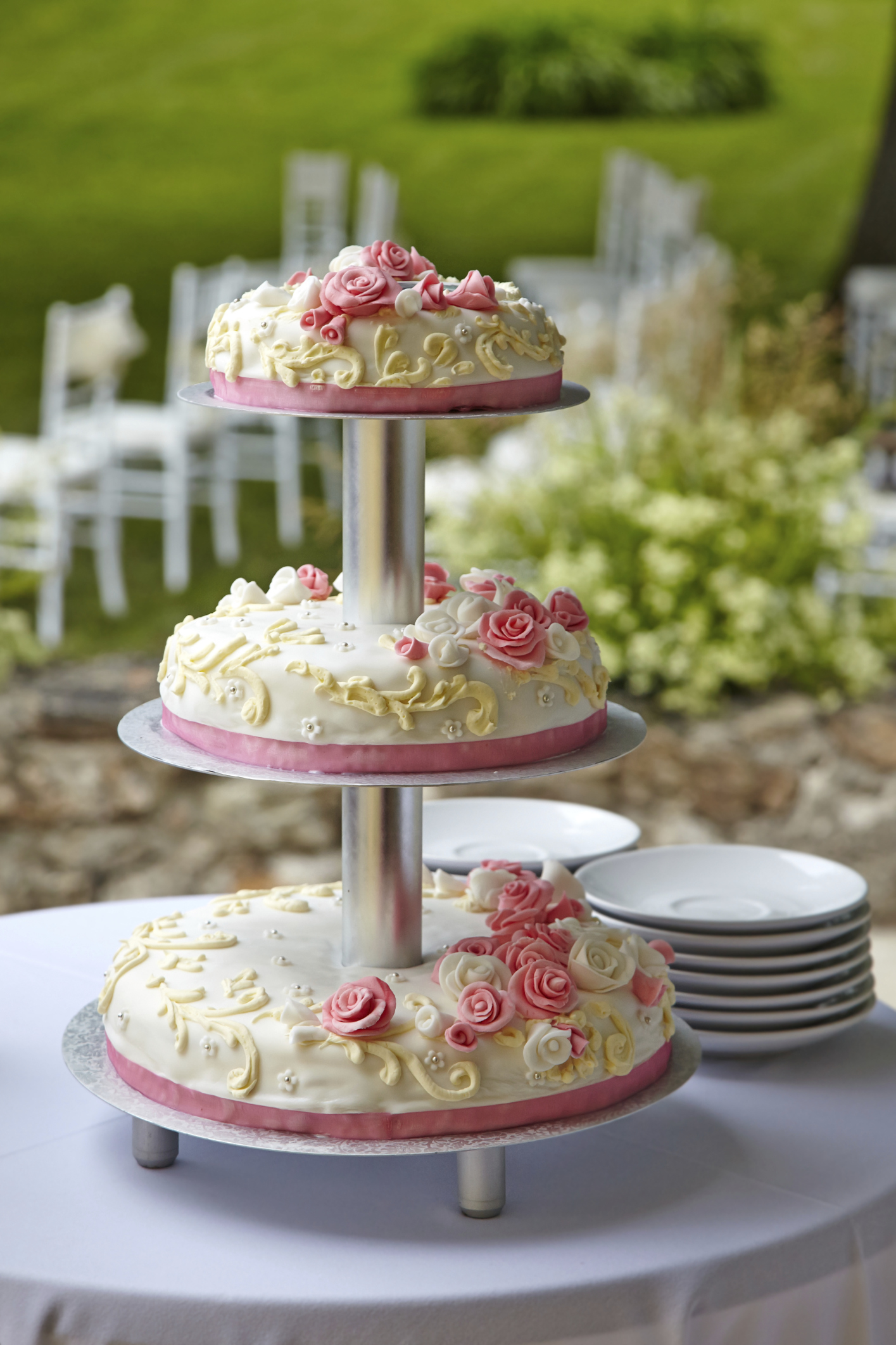 white-marzipan-and-pink-flowers-party-cake.jpg