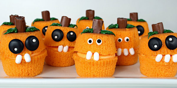 Fun-Halloween-Treats-Pumpkin-Jack-O-Lanters-via-thebearfootbaker.com_.jpg