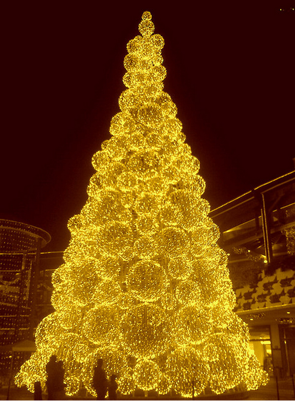 yellow rose christmas tree.jpg